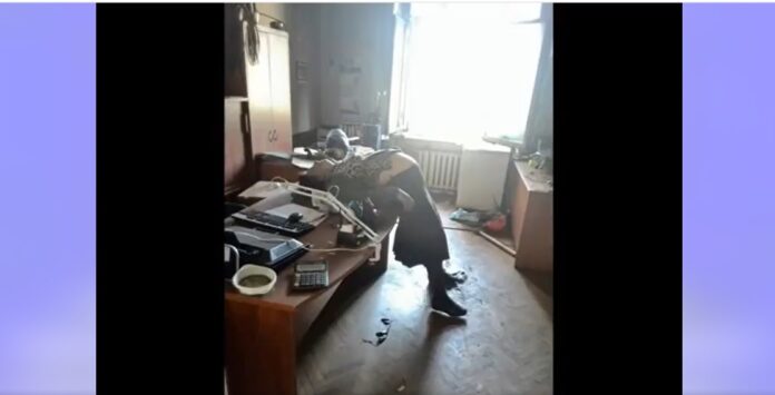 Donna incinta picchiata e strangolata, la strage di Odessa (video)