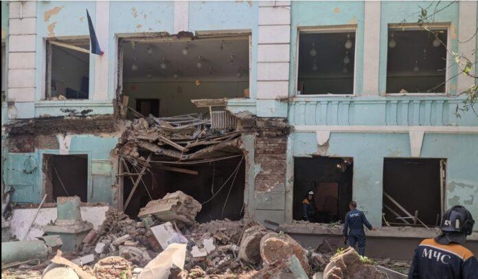 Donetsk, attacco ucraino in una scuola del centro